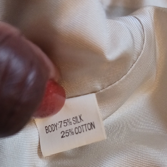 Kay Unger champagne gold floral women's suit. - Picture 5 of 5